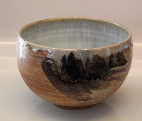 Conny Walther Danish Art pottery Bowl 15 x 22 cm