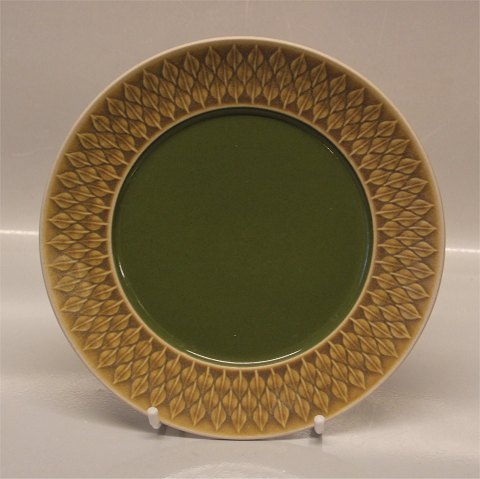 326 Plate ca. 21 cm / 8.25" green mirror Relief Nissen Kronjyden B&G Quistgaard  
Stoneware