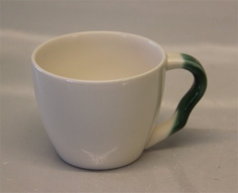 Ursula Tableware  The original Royal Copenhagen Faience 072 White cup 25 cl. 
(1194072-5800)
