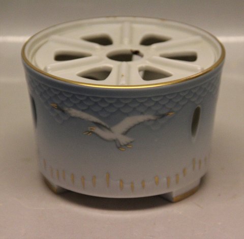 B&G Seagull Porcelain with gold 237 Heater with porcelain plate 8 x 12 cm (397)

