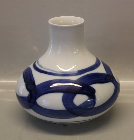 B&G Porcelain B&G 6705 Blue Henning Koppel Vase ca 21 x 22 cm Signed HK in the 
mold