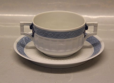 Royal Copenhagen Blue Fan Dinnerware 1212-11565 Soup cup 35 cl. (1114107) & 
saucer 17.5 cm