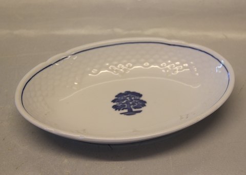 OAK "The Oak Tree" B&G Porcelain 1019 Oval bowl 18.7 cm