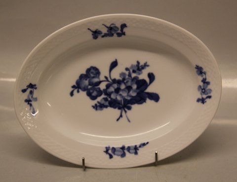 Kongelig Dansk Porcelæn Blå Blomst Flettet 8019-10 Stort ovalt stegefad 43,5 x 
33,5 cm
