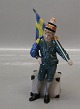 Carl Larsson Pontus Kongelig Dansk Dreng fra Sverige med svensk flag og kiste 18 
cm 
