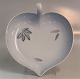 B&G Blue Faling Leaves porcelain 199 Heart shaped dish w handle 23 cm

