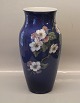 Kongelig Dansk 279-137 Kgl. Vase Frugtgren med blomster på dyb blå 31.5 cm