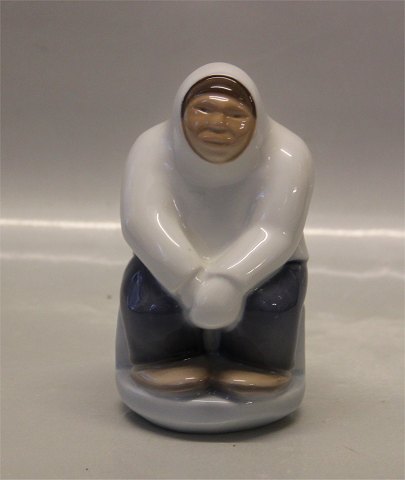 B&G Figurine B&G 2413 Greenlander sitting 13.5 cm, Karl Kristoffersen