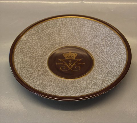 B&G Porcelain B&G 448 / k Tray commemorating 50 years of Frederik IX 1899-1949  
21.5cm
