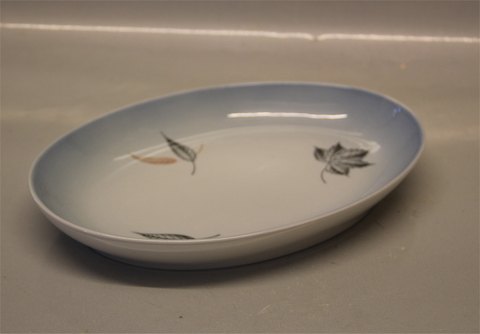 B&G Blue Faling Leaves porcelain 318 Oval dish 28 cm (018)
