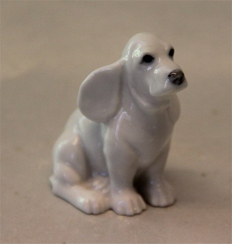 Royal Copenhagen figurine  B&G 2547 Miniature Dog Spaniel 5.5 cm White Version
