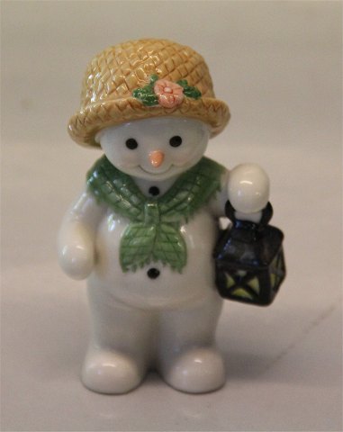 Royal Copenhagen figurine 0170 RC Winther series, Snowman, Mother with lamp 9 cm 
(1249170) Henny Iversen 2005
