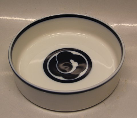 Royal Copenhagen Blue Indigo porcelain 14902 Round bowl 5 x 18.5 cm
