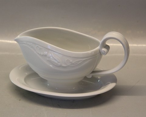 563 Gravy boat on fixed stand 3.5 dl /  12 x 20 cm Royal Copenhagen  White  
Magnolia