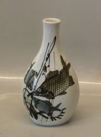 Aluminia kunstfajance 1046-5144 Kgl. Aluminia Diana Vase med fisk 19 cm Nils 
Thorsson