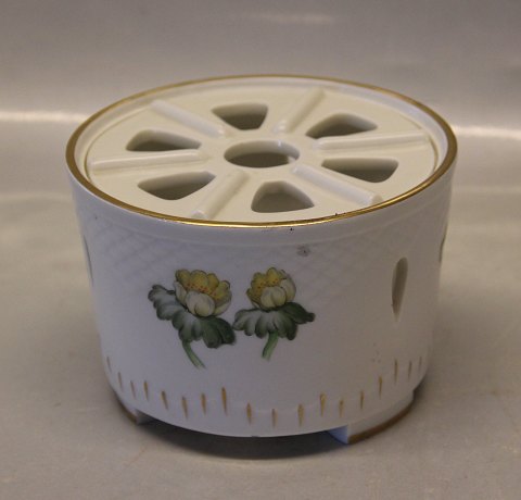 B&G Eranthis porcelain 237 Heater H: 8 cm x 11 cm porcelain plate