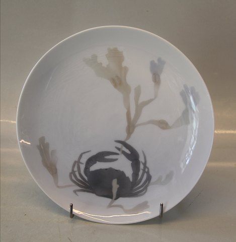 Royal Copenhagen 11 RC  Plate with crab and seaweed 20 cm #72 Pre 1923 (1120)