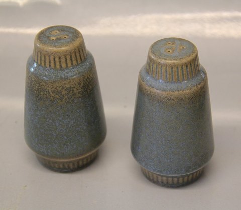 Kanpstrup Ceramics
Salt &/or pepper ? 7.5 cm (3 holes)