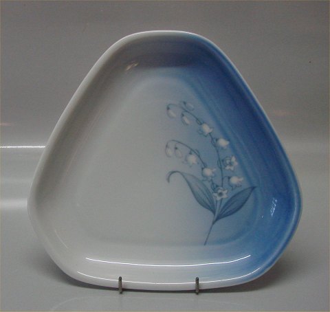 354 RC Triangular pickle dish 23 cm (040) Convalla B&G porcelain