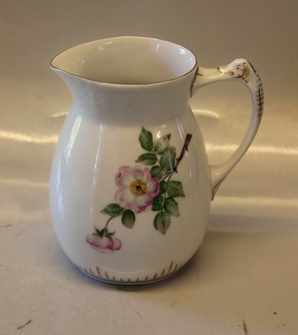 B&G Victor Hugo - vild rose på hvidt porcelæn med guldkant 085 Mælkekande 6,5 dl 
15 cm (442)