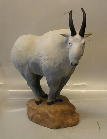 B&G Art Pottery B&G 7032 Mountain goat 30 x 37.5 cm, Kuno Norvark
