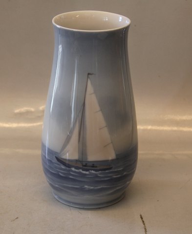 B&G 800-5209 Vase Sejlskib 21 cm
 Bing & Grøndahl