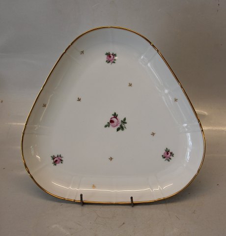 040 Triangular cake dish 24 cm (354)
 B&G Roselil  Porcelain
