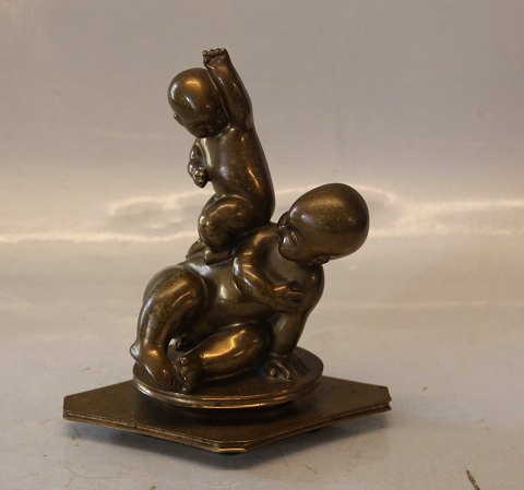 Kai Nielsen bronze no 12  Two Children 18 x 15 cm