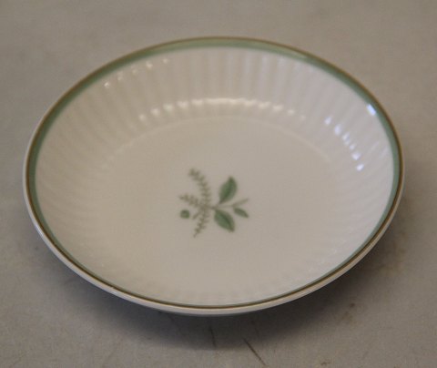 1513-14084 Dish 9 cm Green Melody #1513 Royal Copenhagen White glazed ribbed 
porcelain with green decoration and gold