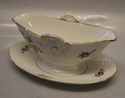 008 Sauceboat with handle 11 x 24 cm (311) B&G Saxon Flower Creme porcelain