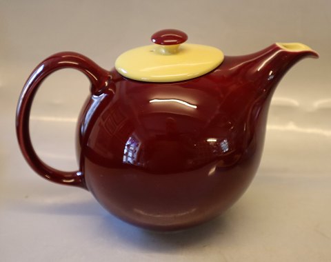 Tea pot 15 x 21 cm  yellow and bordaux Congo Retro from Kronjyden Randers
