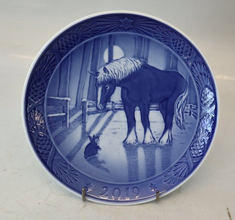 2019 Meeting in the field - horse and rabbit 18 cm Royal Copenhagen Christmas 
plate 
