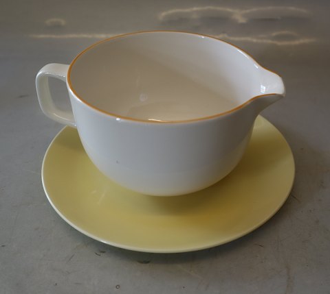 Yellow line 3085 Gravy pitcher (565) 7.7 x 15.5 cm & saucer 17.3 cm (30-81 085)  

-4 ALL Seasons Royal Copenhagen faience Yellow Top
