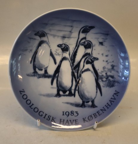 1983 Kgl. Zoo plate Pingvin  Zoologisk have København 18 cm Kongelig Dansk Porcelæn