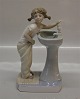 Lladro SPain Porcelain Figurine Girl with wash 19 cm