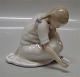 Royal Copenhagen figurine 1495 Girl with butterfly