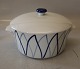Stor Rund Gryde / Terrin med hanke 15 x 26 cm Dan-ild 40 Blå flamme eller 
Harlekin spise- og kaffestel
