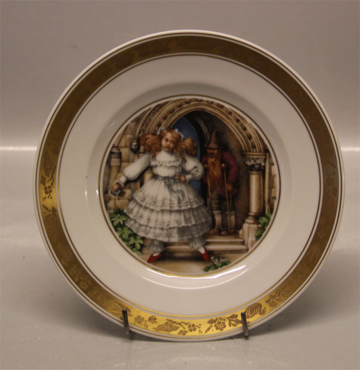 Klosterkælderen Kongelig Dansk De røde sko, Hans Christian Andersen Platter 19 cm 1975 Paul - Kongelig Dansk 9628 De røde sko, Hans Christian Platter 19 cm 1975 Paul